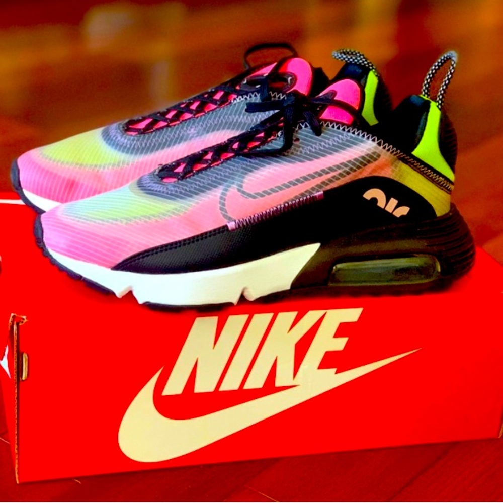 Nike Air Max 2090 Women's Shoes ChampagneSunset